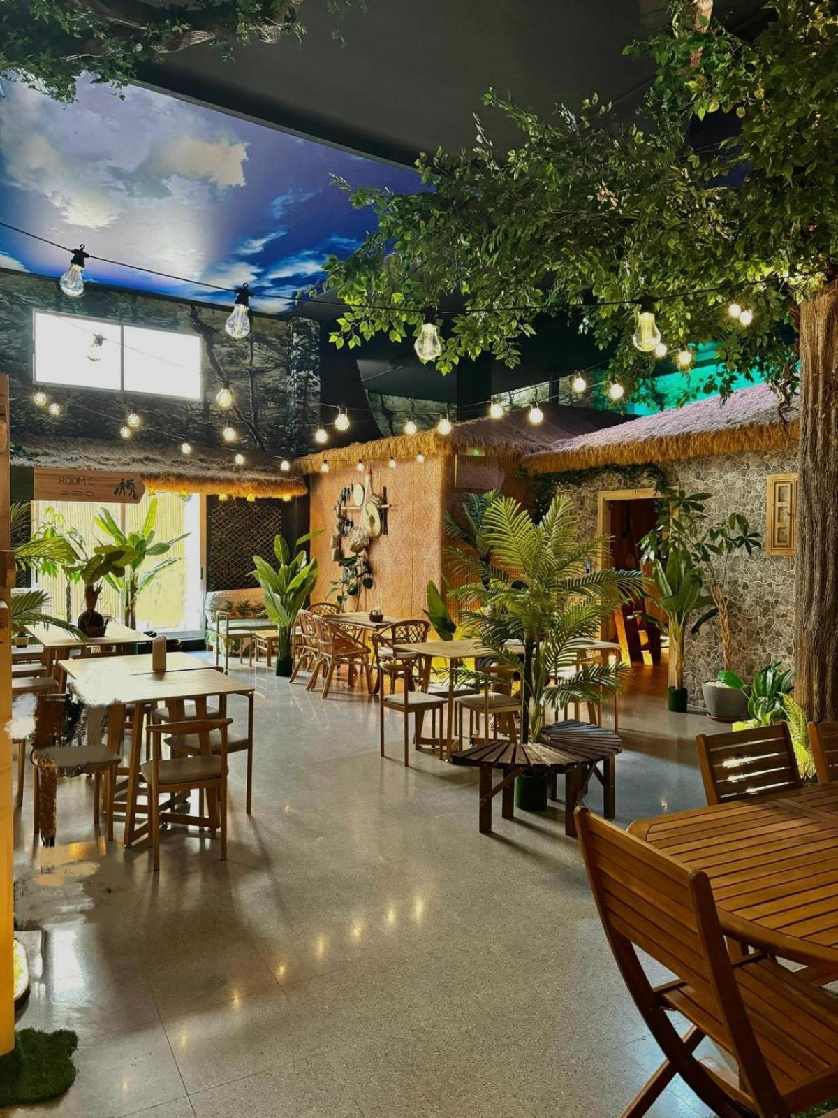 ולנסיה The Pod Suite Hostel Village מראה חיצוני תמונה
