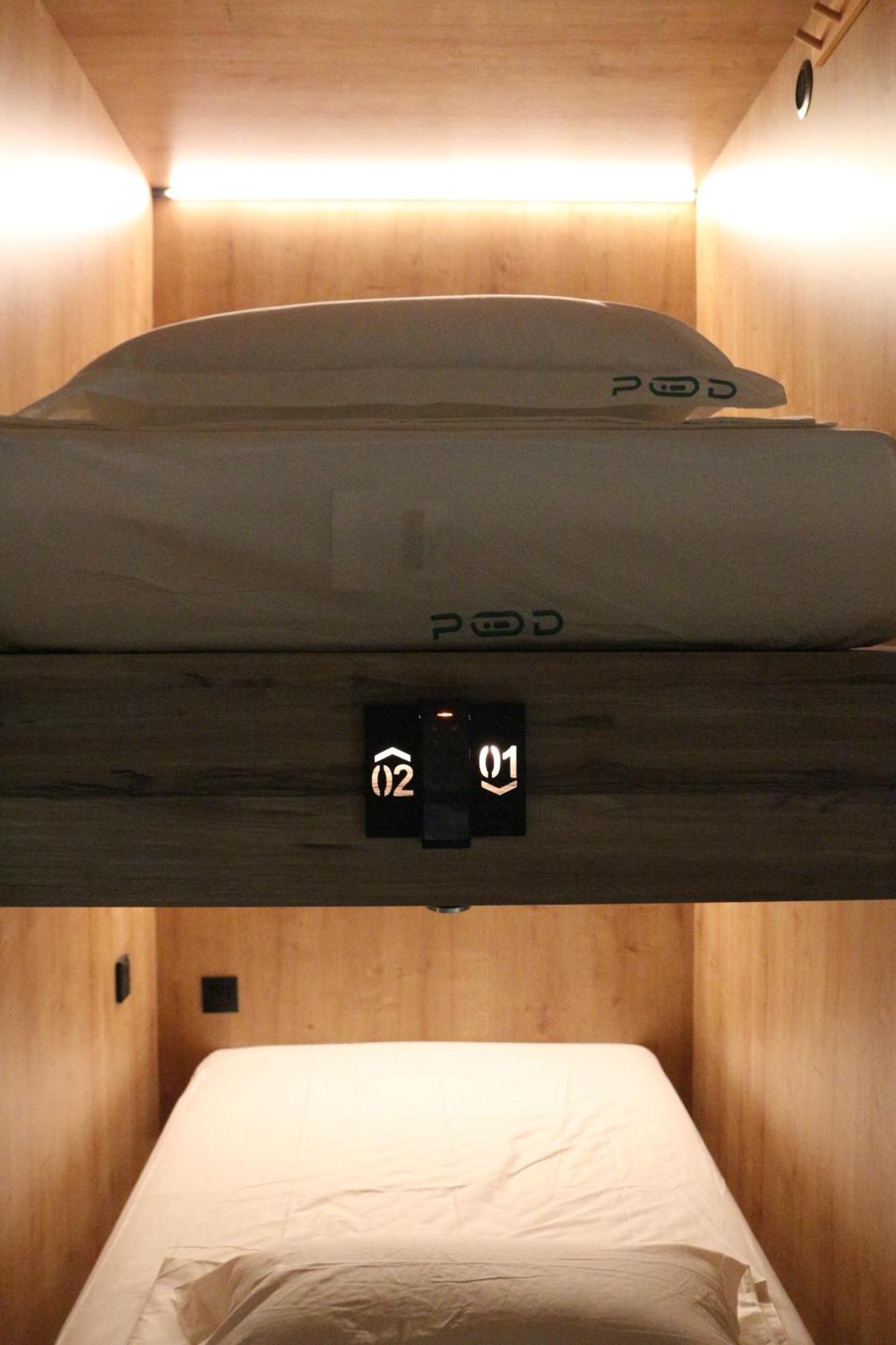 ולנסיה The Pod Suite Hostel Village מראה חיצוני תמונה