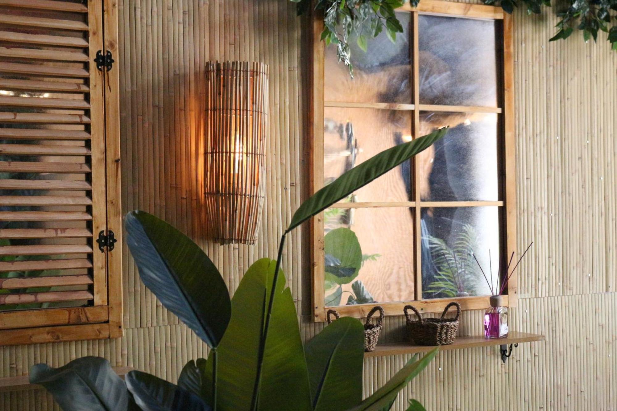 ולנסיה The Pod Suite Hostel Village מראה חיצוני תמונה