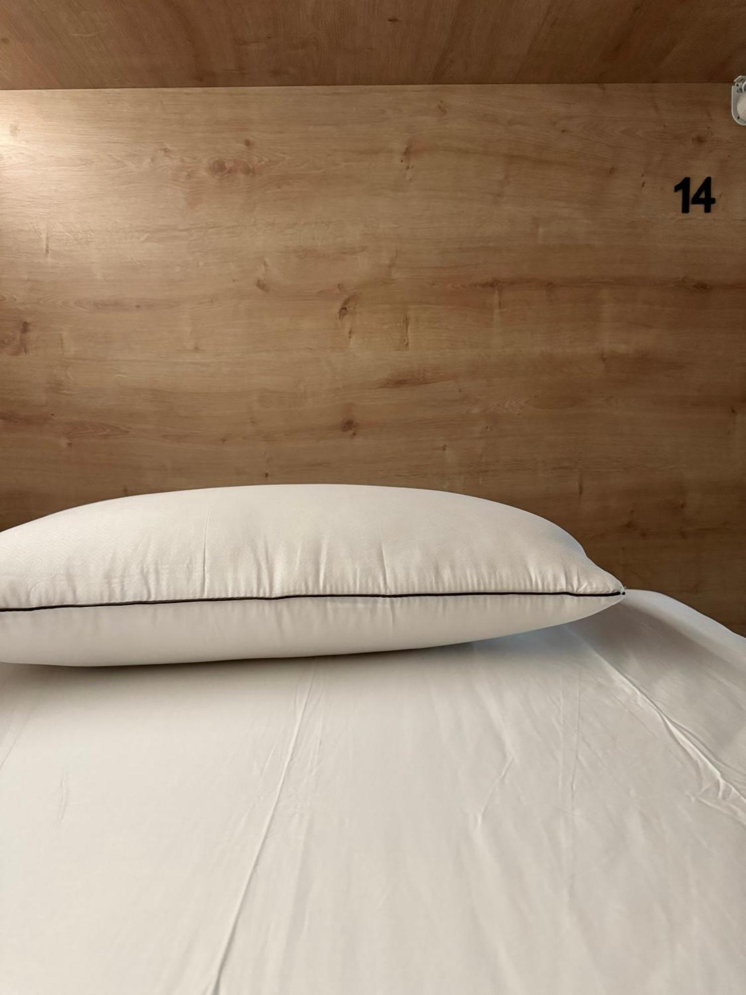 ולנסיה The Pod Suite Hostel Village מראה חיצוני תמונה