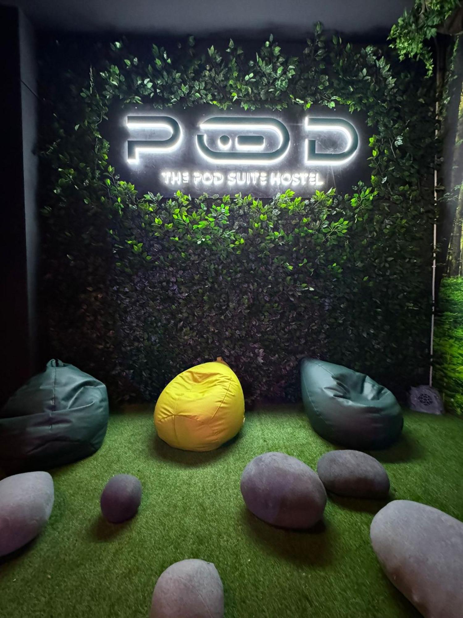 ולנסיה The Pod Suite Hostel Village מראה חיצוני תמונה
