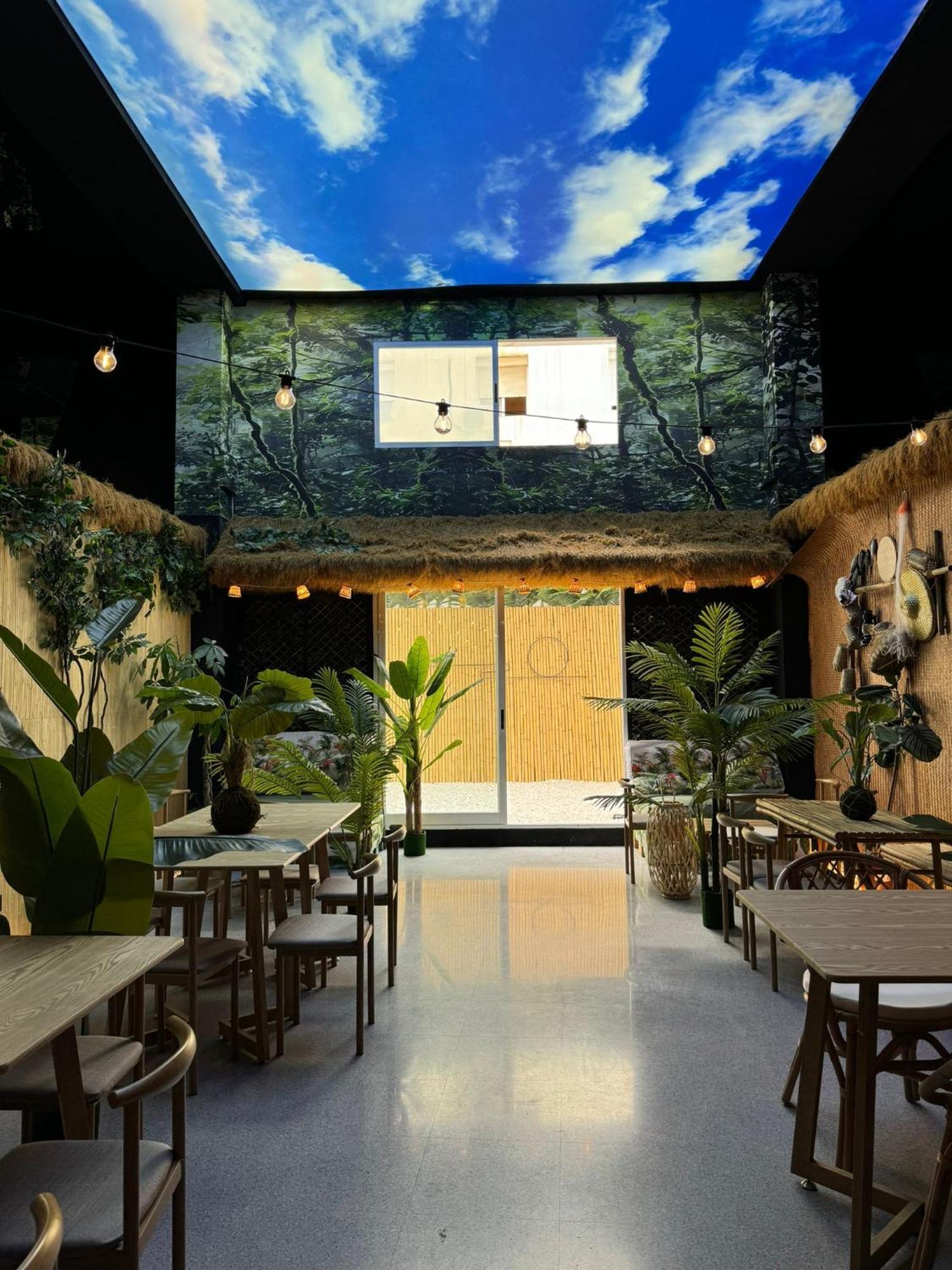 ולנסיה The Pod Suite Hostel Village מראה חיצוני תמונה