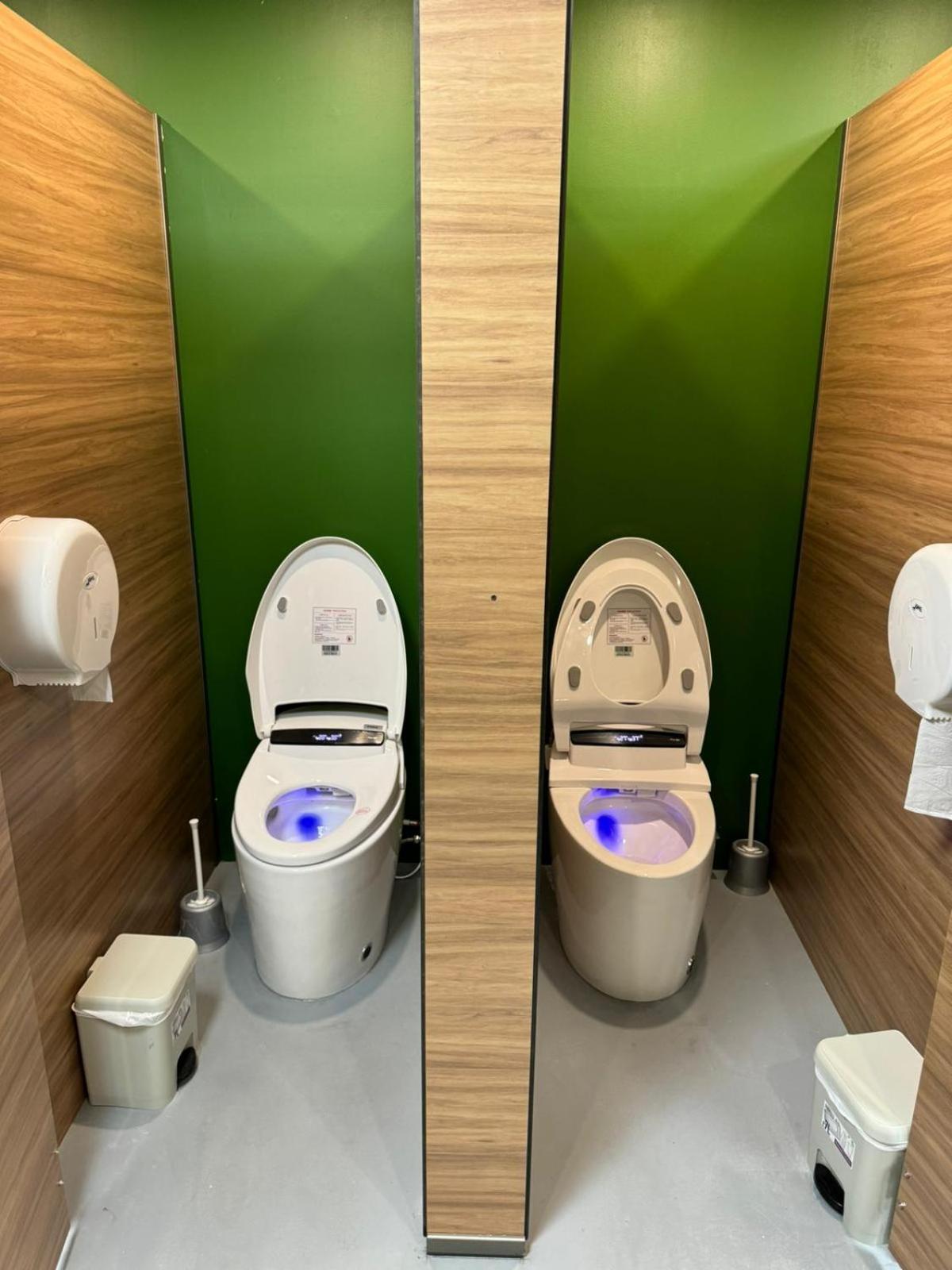 ולנסיה The Pod Suite Hostel Village מראה חיצוני תמונה