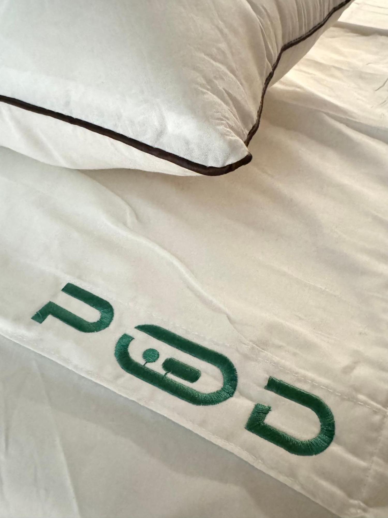 ולנסיה The Pod Suite Hostel Village מראה חיצוני תמונה