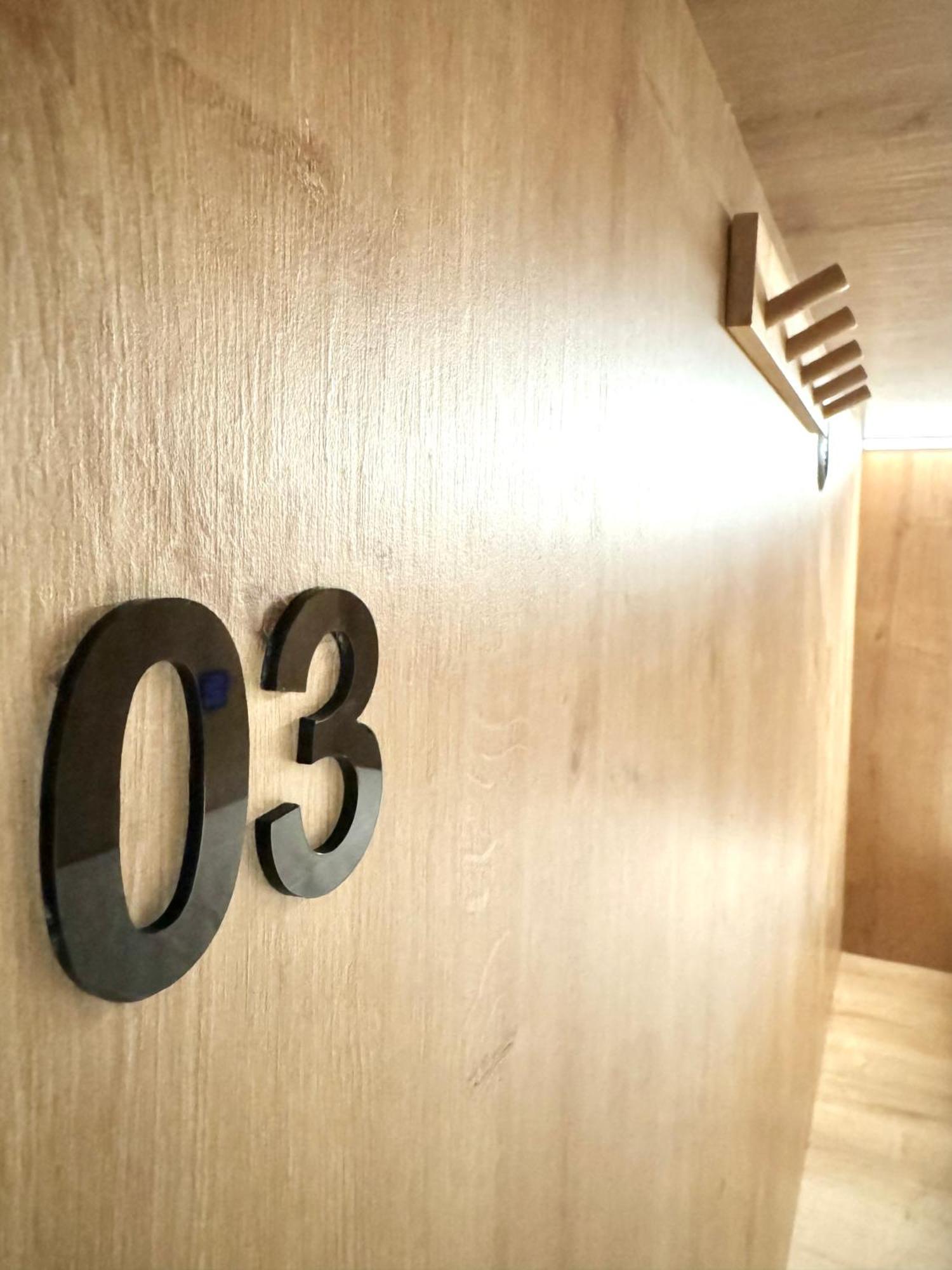 ולנסיה The Pod Suite Hostel Village מראה חיצוני תמונה