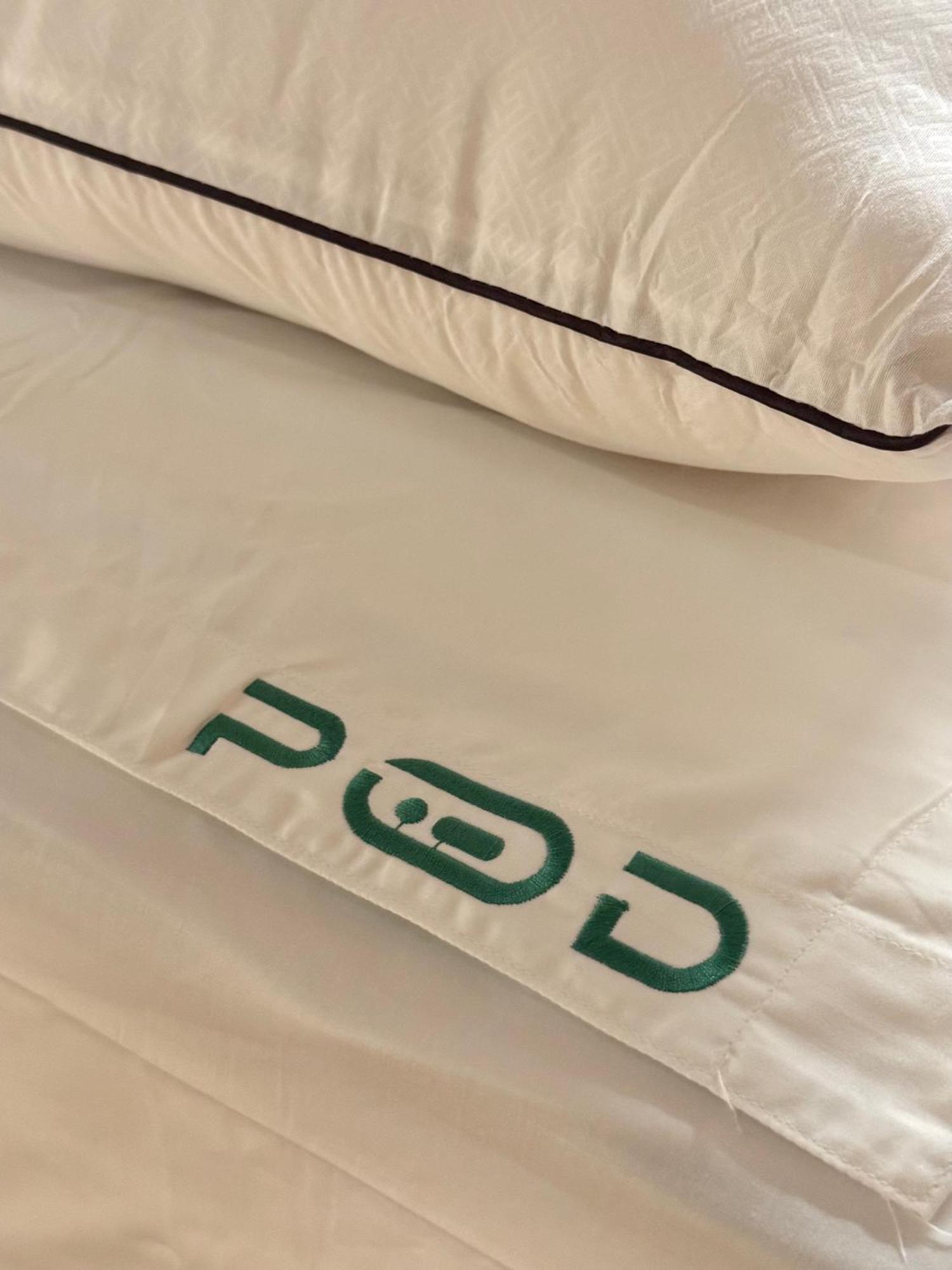 ולנסיה The Pod Suite Hostel Village מראה חיצוני תמונה